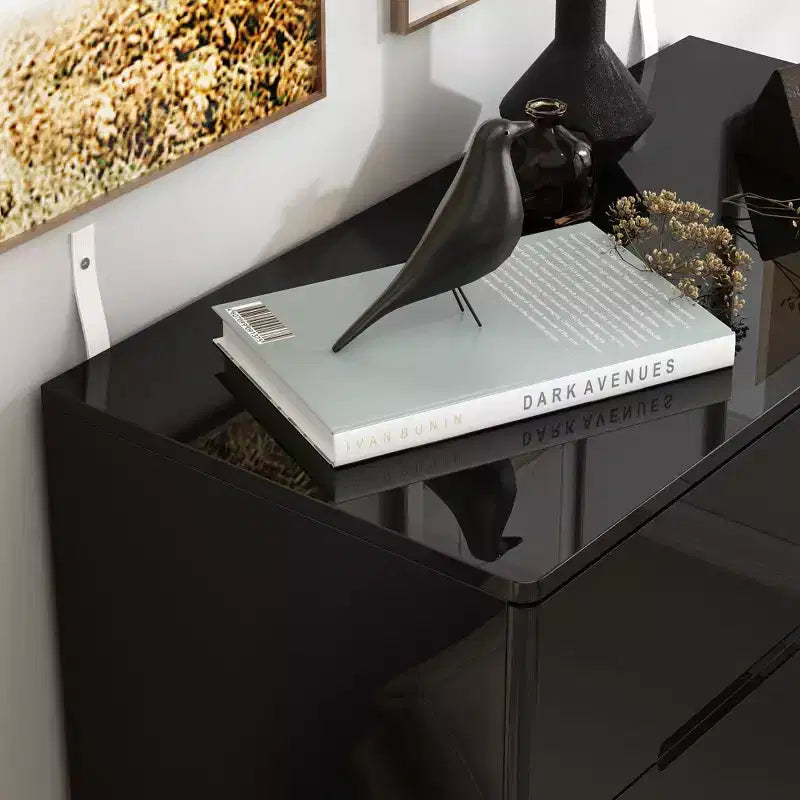 Commode 5 tiroirs laquée brillante avec éclairage sous le meuble, poignée dissimulée