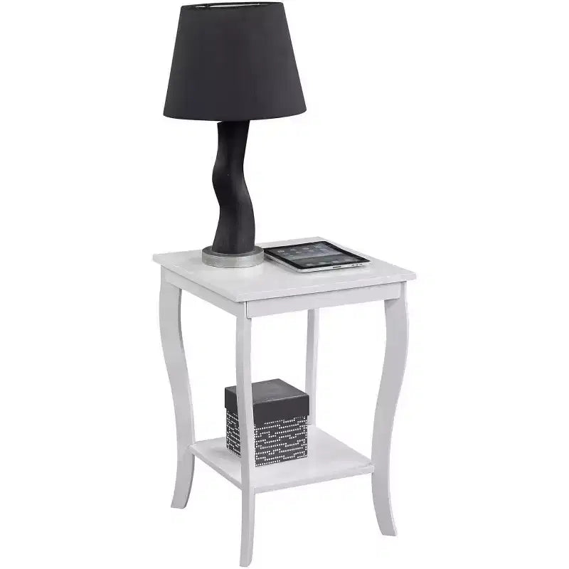 Table d'appoint carrée avec étagères à deux niveaux, table d'appoint de style transitoire pour salon