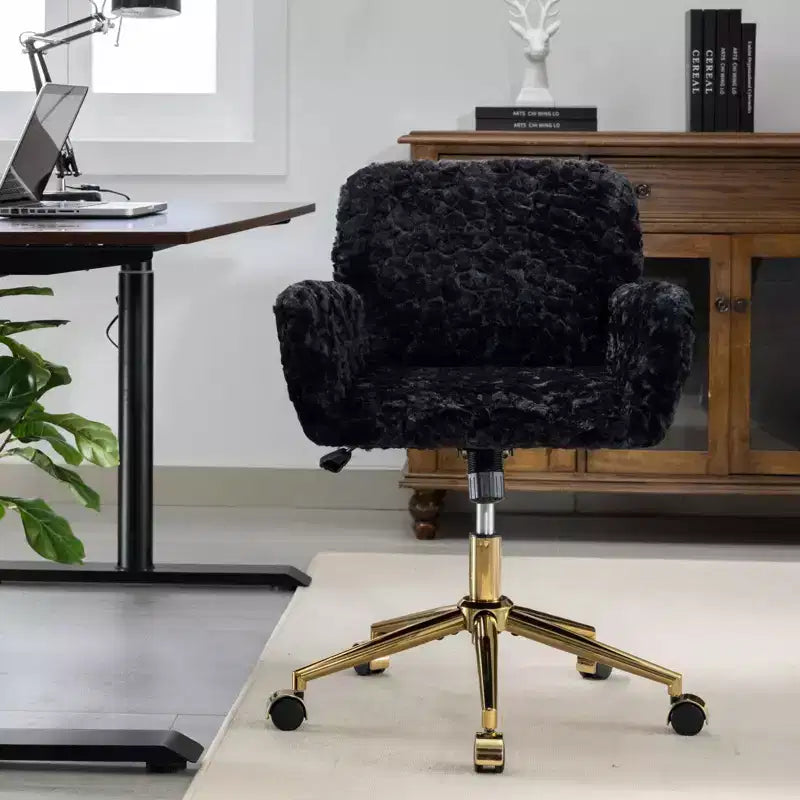Fauteuil de bureau en velours avec piètement en métal doré, chaise de bureau pivotante à hauteur réglable